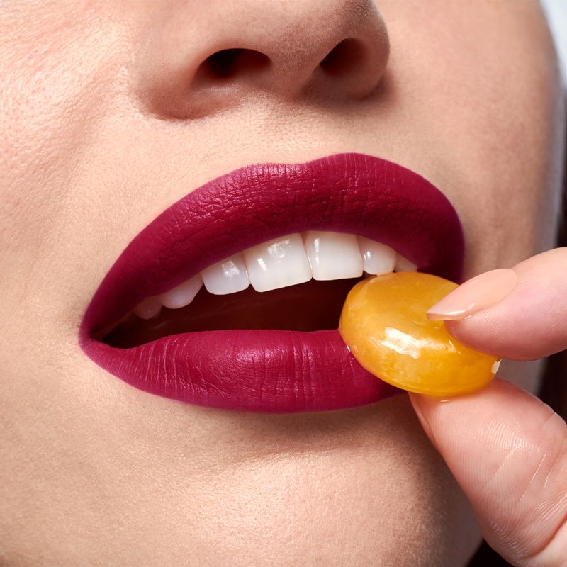 Infini-Lapiz-Labial-Hidratante-Mate-con-Acido-Hialuronico-2-g